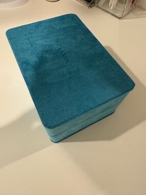 La Mer Teal Velvet Accessory Box